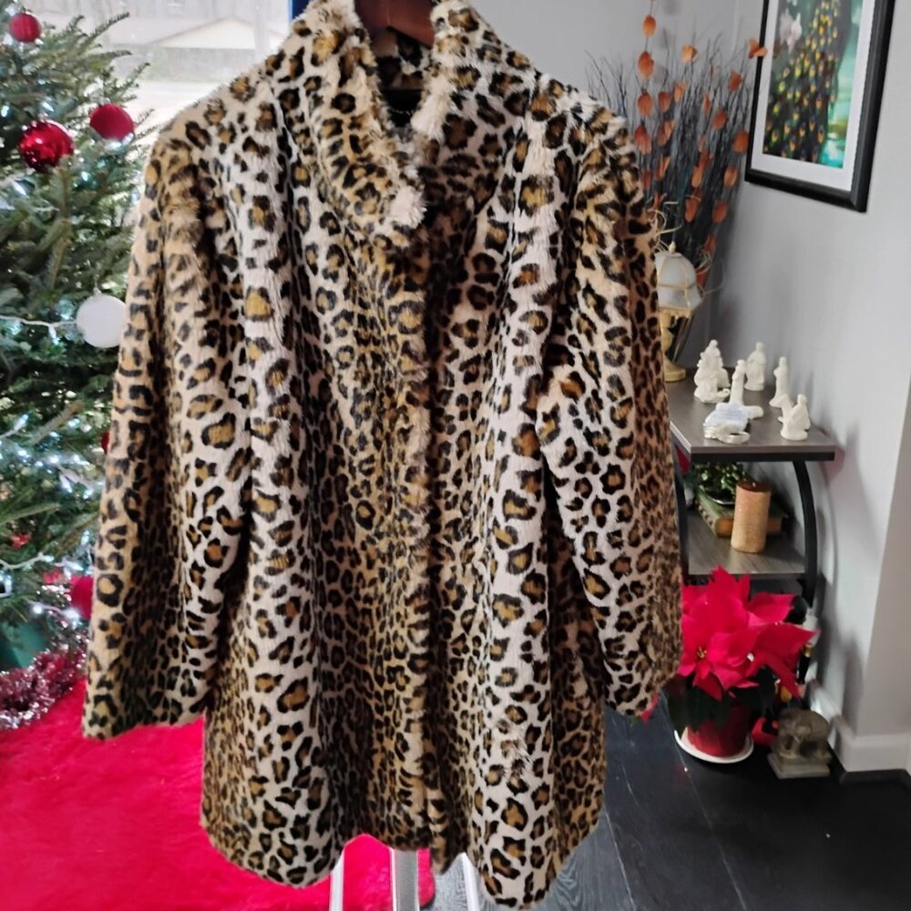 Calvin Klein Leopard Print Faux Fur Coat | One Size | Like New - Picture 4 of 9